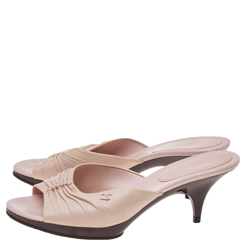 Chanel Light Pink Leather Open Toe Mule Sandals Size 39 - Picture 3 of 7